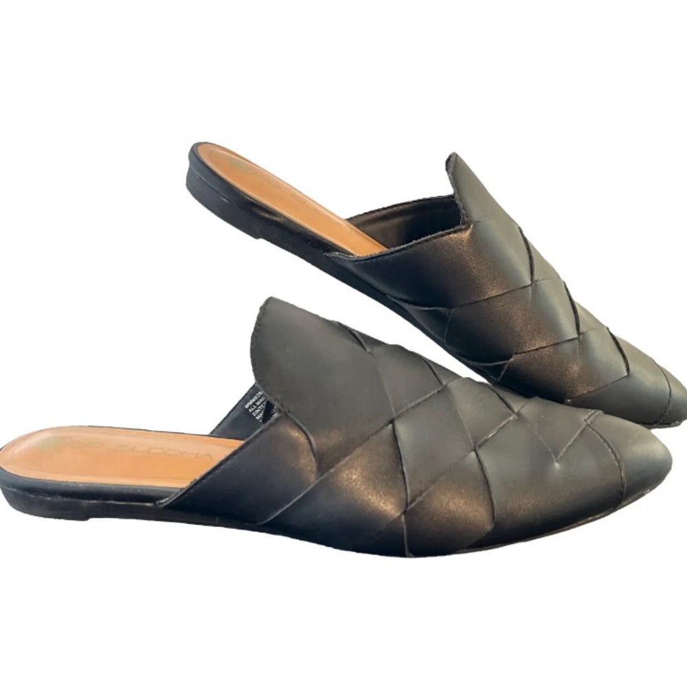 Womens 8 Black Faux Leather Weave Slip On Mules